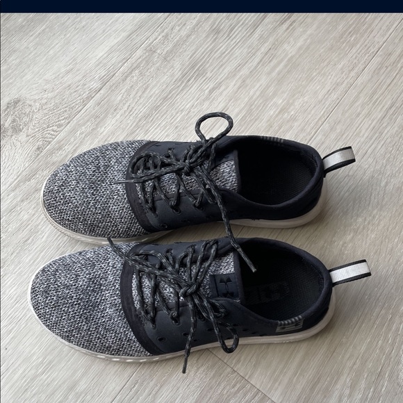Under Armour Women Sneakers - Picture 2 of 3